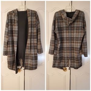 ✴ 2/$20 Oversized plaid cardigan shrug from Italy